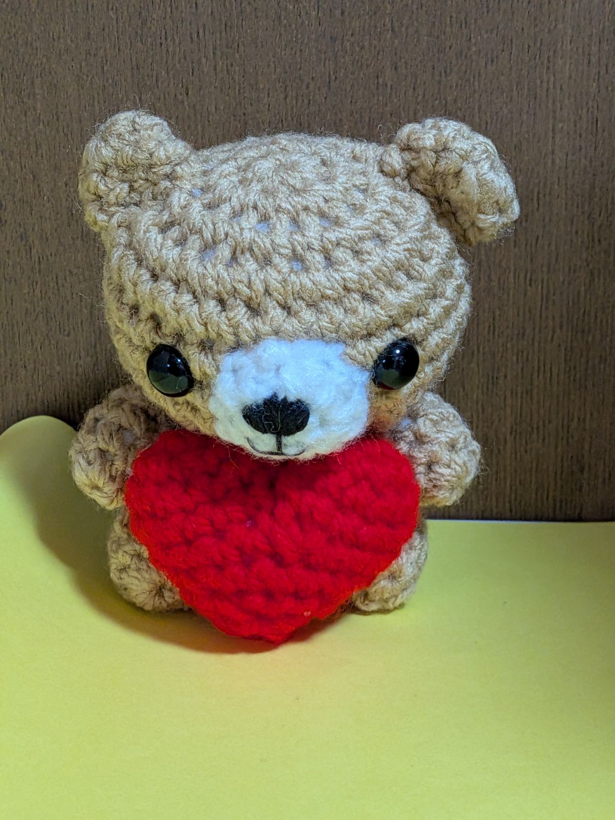 ハートを持ったクマのあみぐるみ - novalue - 自分らしさで彩るメディア